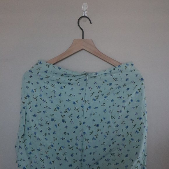 Motel MINI SKIRT IN PRETTY PETAL GREEN - Picture 4 of 7